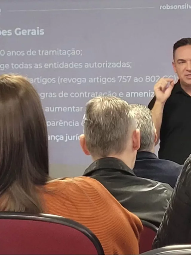 Dr. Robson Silveira explicando a Nova Lei em ciclo de palestras