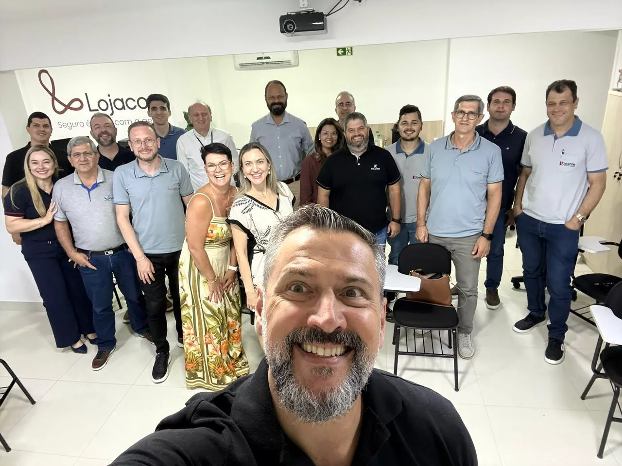Reunião com corretoras da Unidade Cascavel Reunião com corretoras da Unidade Cascavel